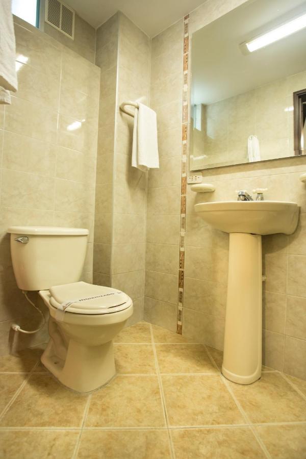 Hotel Americana Пасто Екстериор снимка